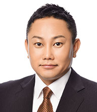 山入端創